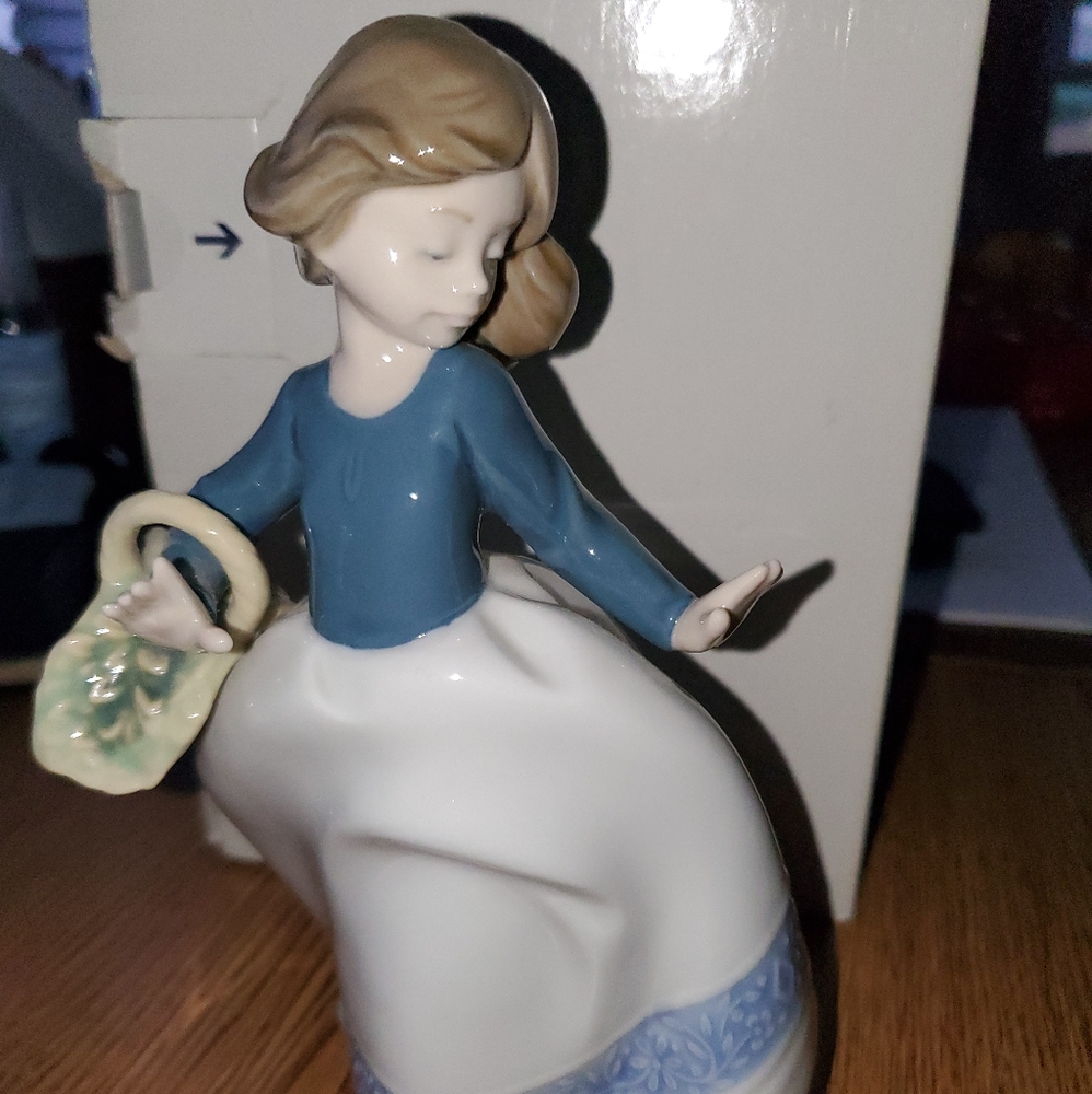 Lladro Daisa